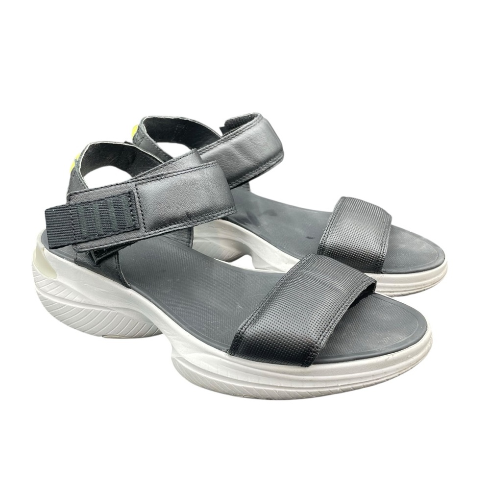 Sorel Blitz Sandals Women’s 9.5 Sporty Chunky Leather Black White